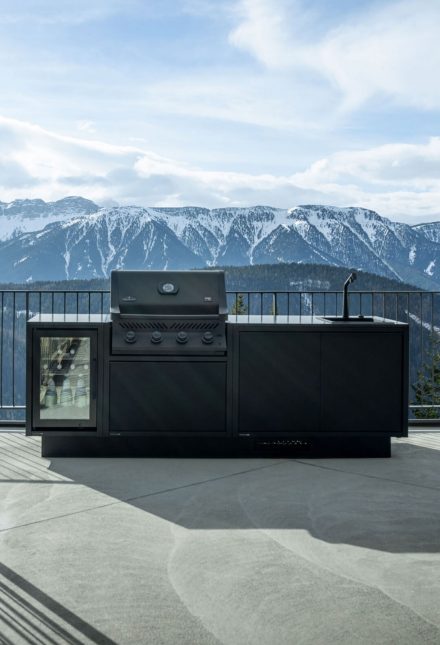 Outdoor-Küche von BURN in den Bergen